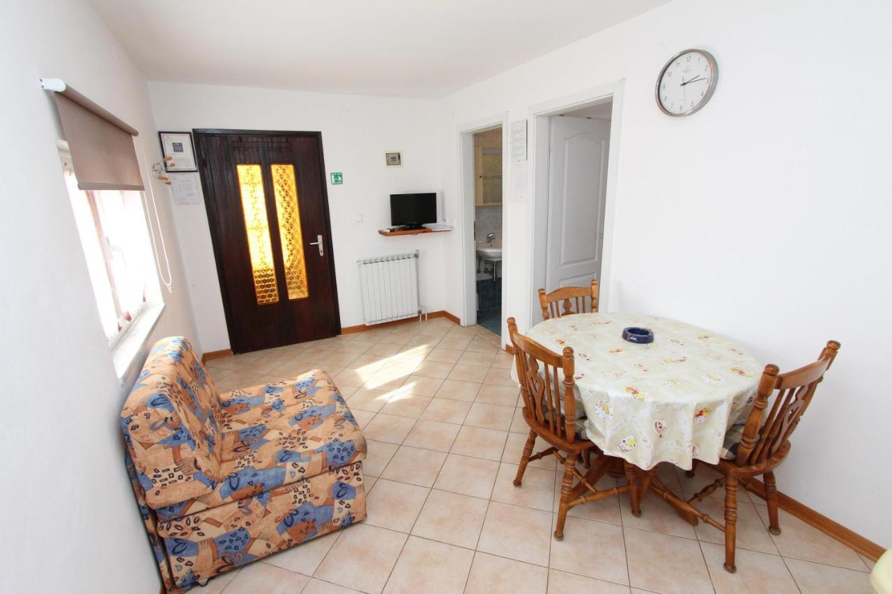 Apartments Malvina Rovinj Bagian luar foto
